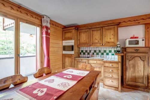 Kitchen, Residence Les Fermes de Meribel - maeva Home in Meribel Village