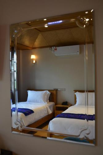 Silver Lake Hotel