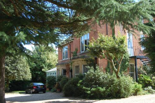 Treherne House & The Malvern Retreat - image 6
