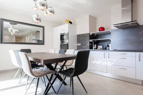 Marriott- Croisette: Superb 3 bedrooms/ 3 baths - image 4
