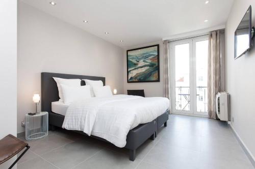 Marriott- Croisette: Superb 3 bedrooms/ 3 baths - image 3