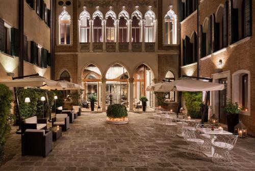 Centurion Palace Hotel