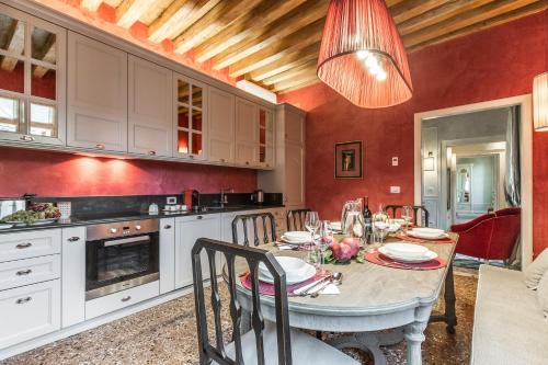Ca' Dell'Opera Luxury Apartment with Terrace - image 9