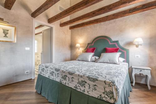 Ca' Dell'Opera Luxury Apartment with Terrace - image 12