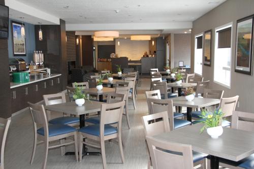 Εστιατόριο, Days Inn & Suites by Wyndham Yorkton in Γιόρκτον