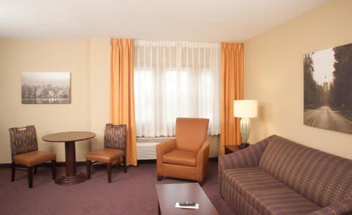 Ivy Court Inn and Suites