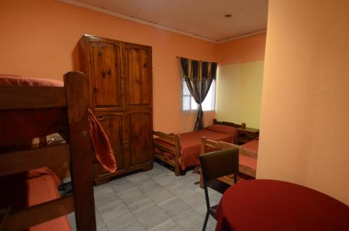 4 twin beds