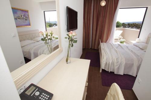 Hotel Bellevue Trogir - image 10