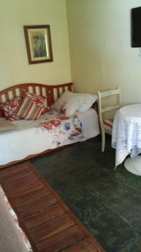 1 double bed, 1 twin bed