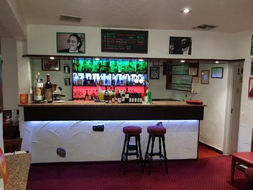 Restaurante, Bon Viveur Guest House in Saint Aubin