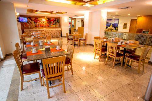 Hotel Plaza Calzada - 레스토랑