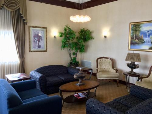 Days Inn by Wyndham Robstown - image 11