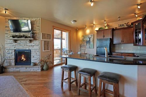 Bighorn Mountain 19B Condo - main image