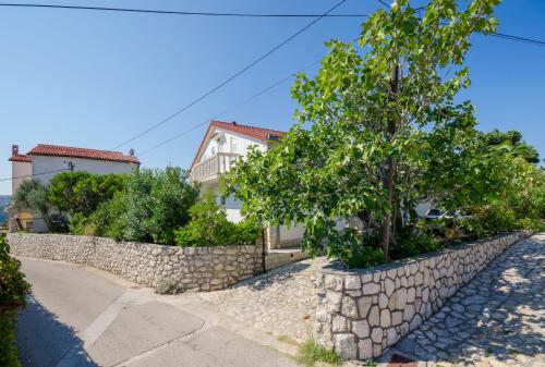  Apartment Ladislav in Lopar