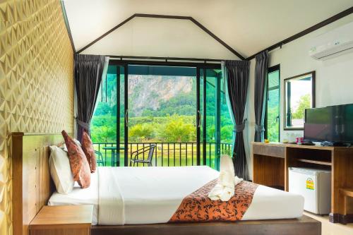 Baan Nai Lake View Resort near Khao Ngon Nak