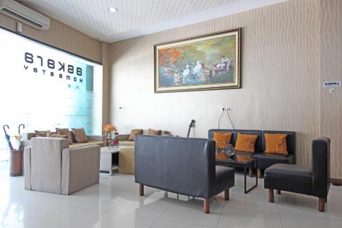 Előcsarnok, RedDoorz near UNS Solo in Jebres