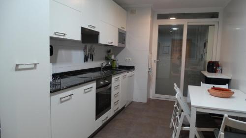 APARTAMENTO CON TERRAZA Y JARDÍN EN BAKIO