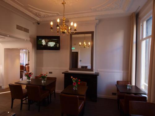 Clemens Hotel