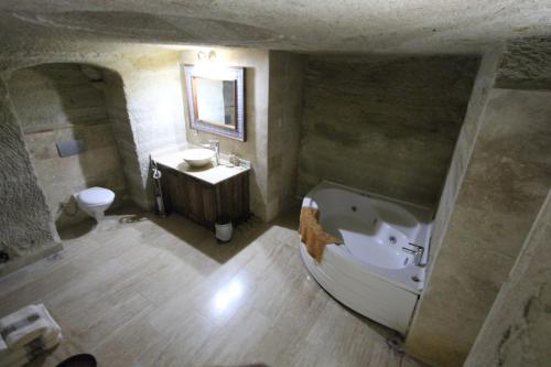 Family Cave Suite Hotel - image 9
