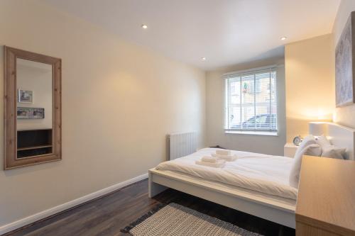 Stylish and Homely 4 Bedroom Home in East London, London (photo 2)