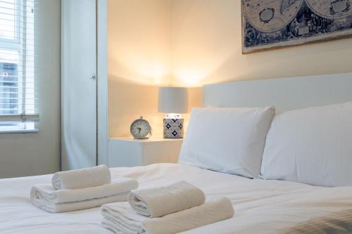Stylish and Homely 4 Bedroom Home in East London, London (photo 8)