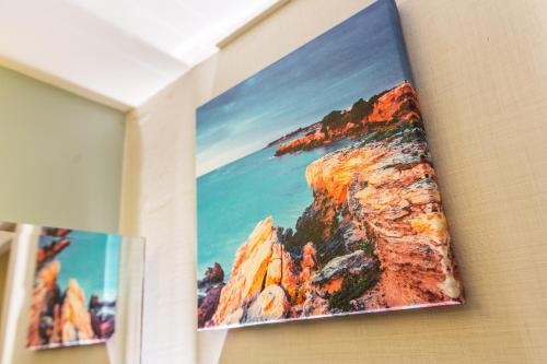 Tropical Studios at Marine Surf Waikiki - FREE PARKING - BEST LOCATION - FULL KITCHEN - SWIMMING POOL - image 4