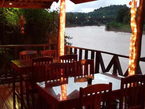 Restaurant, Thongbay Guesthouse Luang Prabang in Nam Khan River