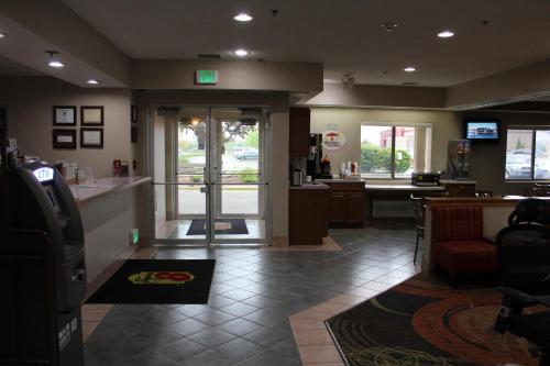 ล็อบบี้, ซูเปอร์ 8 บาย วินด์แฮม วาลปาไรโซ (Super 8 By Wyndham Valparaiso) in วาลปาไรโซ (IN)