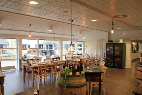 Restaurant, HORISONT Hotel & Konference near AUH E301-196 Infektionssygdomme plan 3