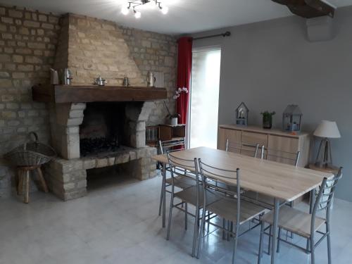 Jagatud salong / TV-ala, Gîte " Le Vieux Noyer" (Gite " Le Vieux Noyer") in Liesville-sur-Douve