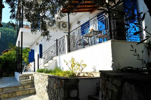 Fengeros Village - image 11