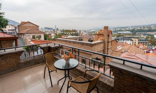 Golden View Apartment