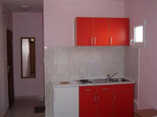 Apartmani Lekovic Sutomore - image 12