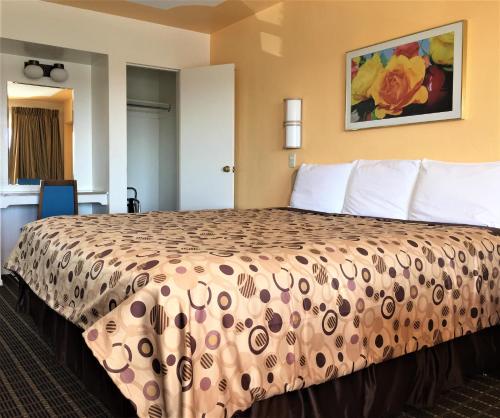 Ramblin Rose Motel - image 4