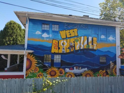 Bon Paul & Sharkys Hostel in Asheville, USA
