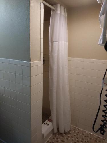 Days Inn by Wyndham Hot Springs - main image