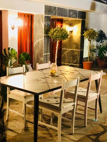 Faciliteiten, Hotel George near Ikaria Island National Airport