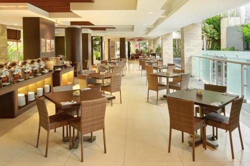 Food and beverages, Primera Hotel Seminyak in Seminyak