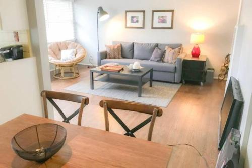 Beach Haven - WalkScore 92 & Parking Included - main image