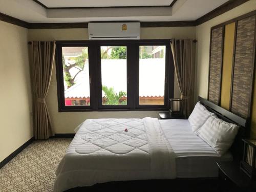 Boutique Hotel & Restaurant, Jaidee Bamboo Huts