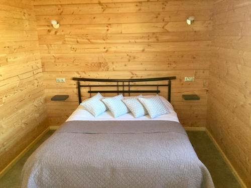 2 bedrooms, 3 beds