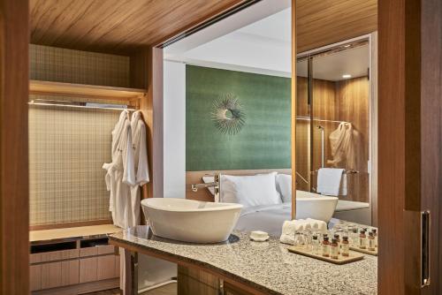 164533726 The Prince Park Tower Tokyo - Preferred Hotels & Resorts, LVX Collection