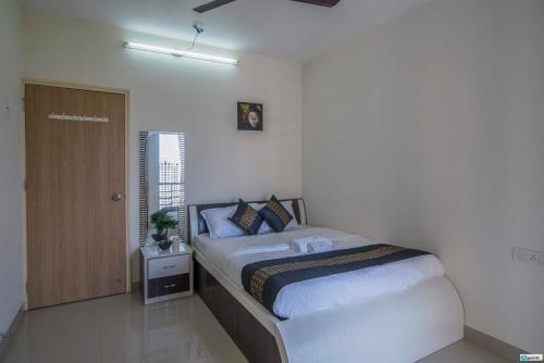A Hotelcom Higuests Vacation Homes Mumbai Parkwood - 