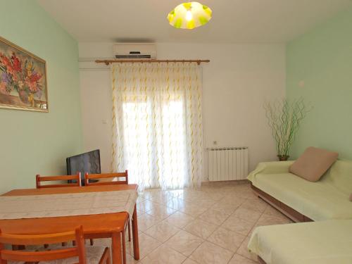 Apartment image 10