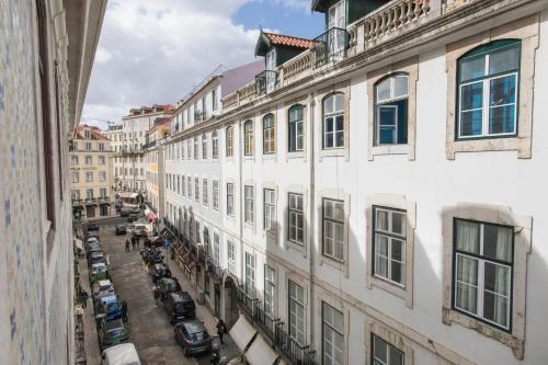 Downtown Lisbon Apartment by LovelyStay 5