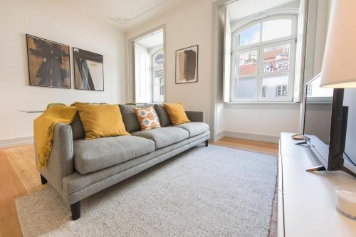 Downtown Lisbon Apartment by LovelyStay, Lisboa