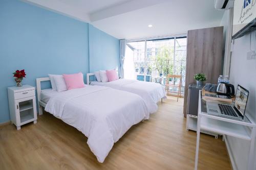  Deluxe Twin Room with Balcony room in K Home Asok