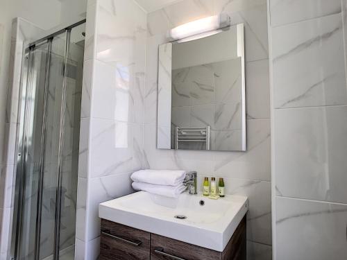 Nestor&Jeeves - LILAS BUFFA - Central - Close sea - Top Floor - image 5