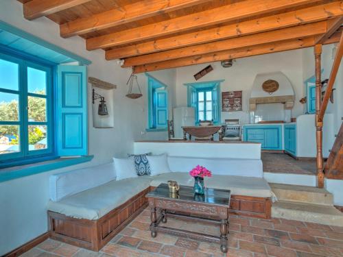 Eirini Luxury Hotel Villas - image 9