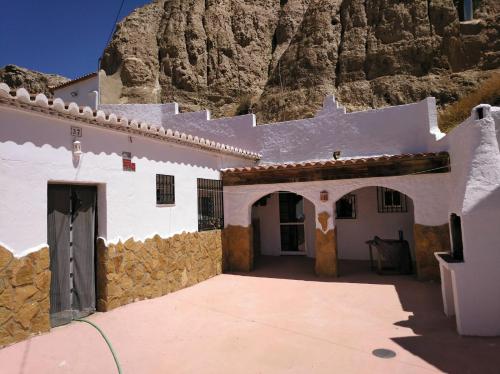 Casa cueva El Algarrobo